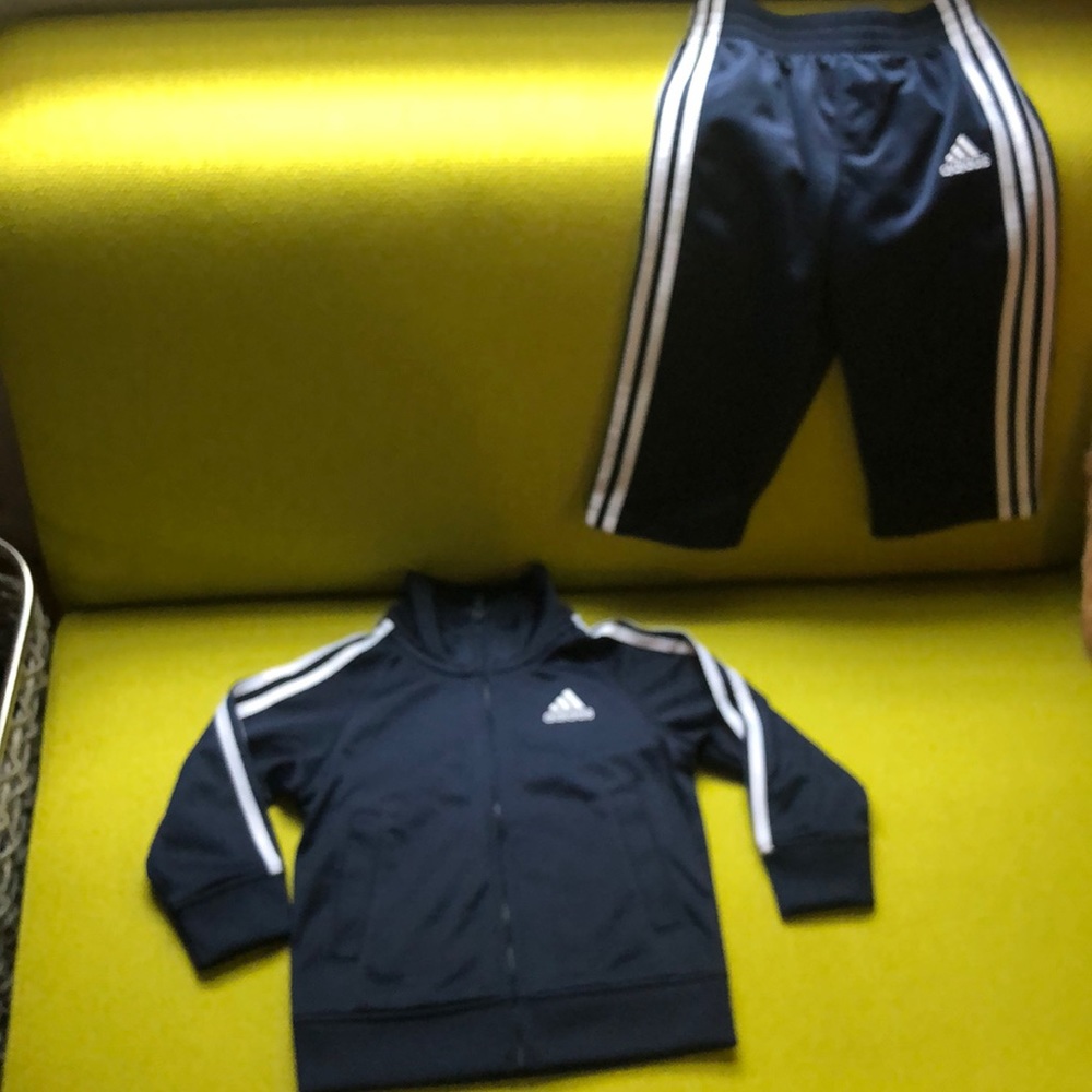 Adidas sweat suit size 12 months